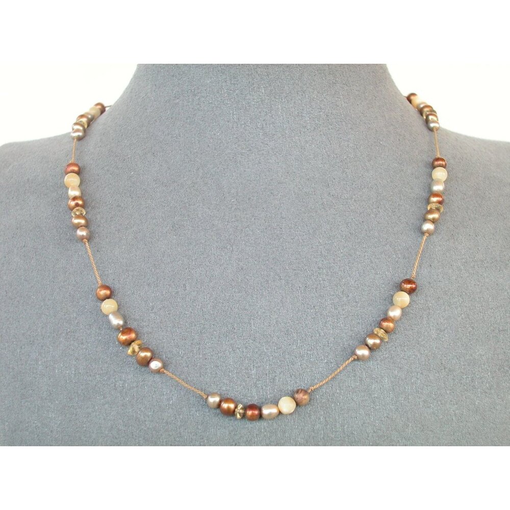 Handcrafted Freshwater Pearl Beaded Necklace 18"